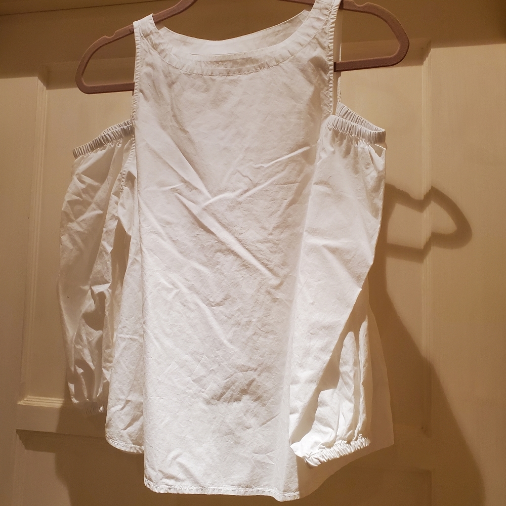 Gap white top